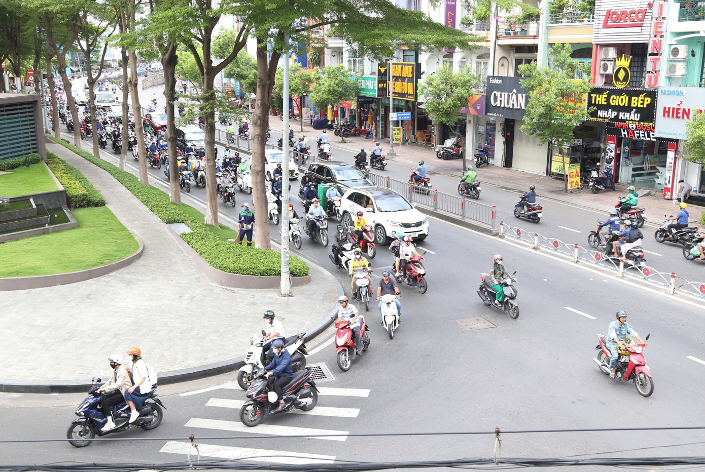 TPHCM thực hiện sắp xếp đơn vị hành chính tính tới yếu tố đặc thù của địa phương. Ảnh: Ngô Tùng TPHCM thực hiện sắp xếp đơn vị hành chính tính tới yếu tố đặc thù của địa phương. Ảnh: Ngô Tùng