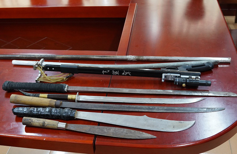 Các hung khí các đối tượng sử dụng. Các hung khí các đối tượng sử dụng.