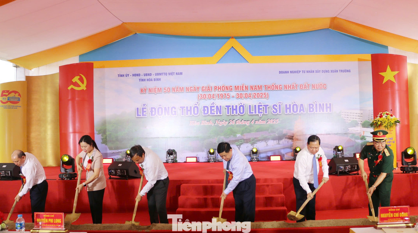 Động thổ đền thờ liệt sỹ Hòa Bình.