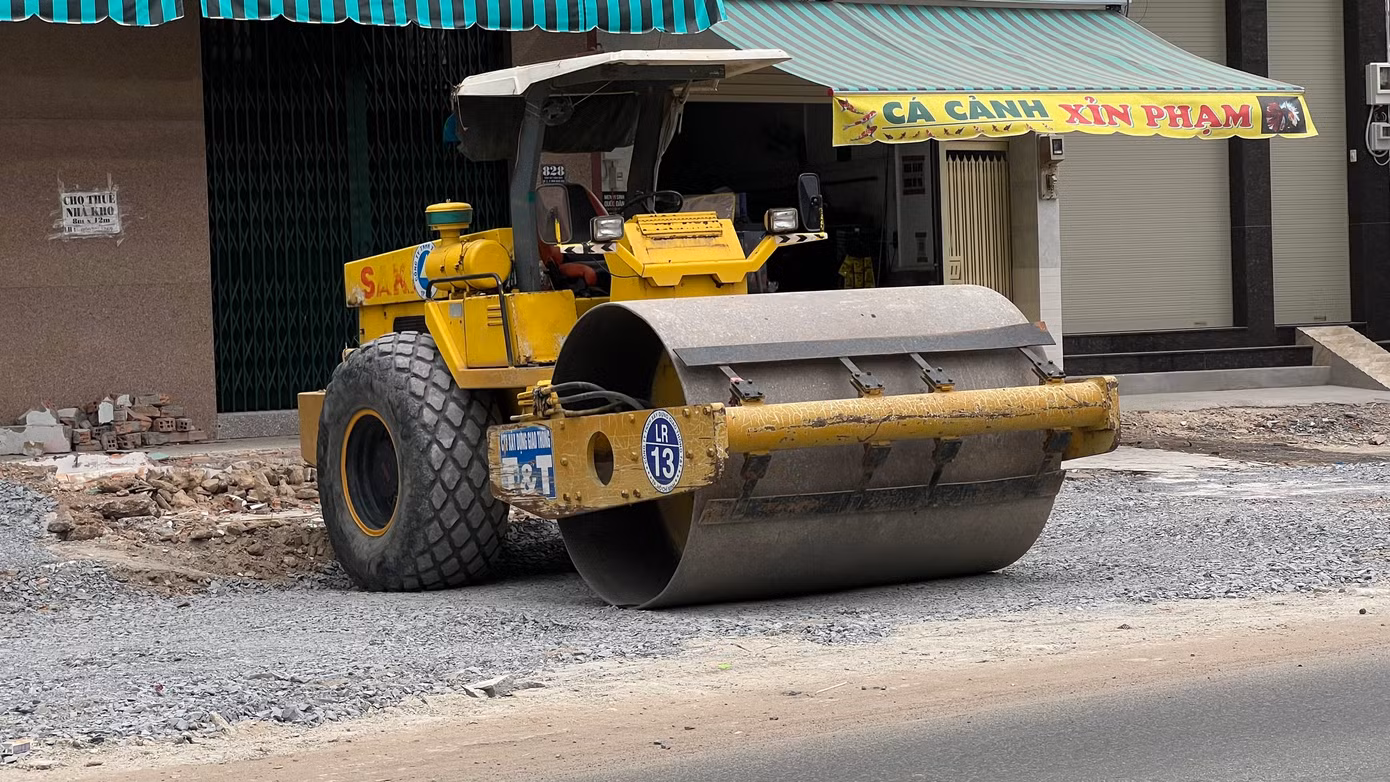 Tháng 3/2023, dự án mở rộng gần 2km đường Tân Kỳ Tân Quý (điểm đầu giao với đường Bình Long, điểm cuối giao với đường Mã Lò, quận Bình Tân) từ 2 lên 6 làn xe với tổng mức đầu tư hơn 237 tỷ đồng đã được khởi công xây dựng.
