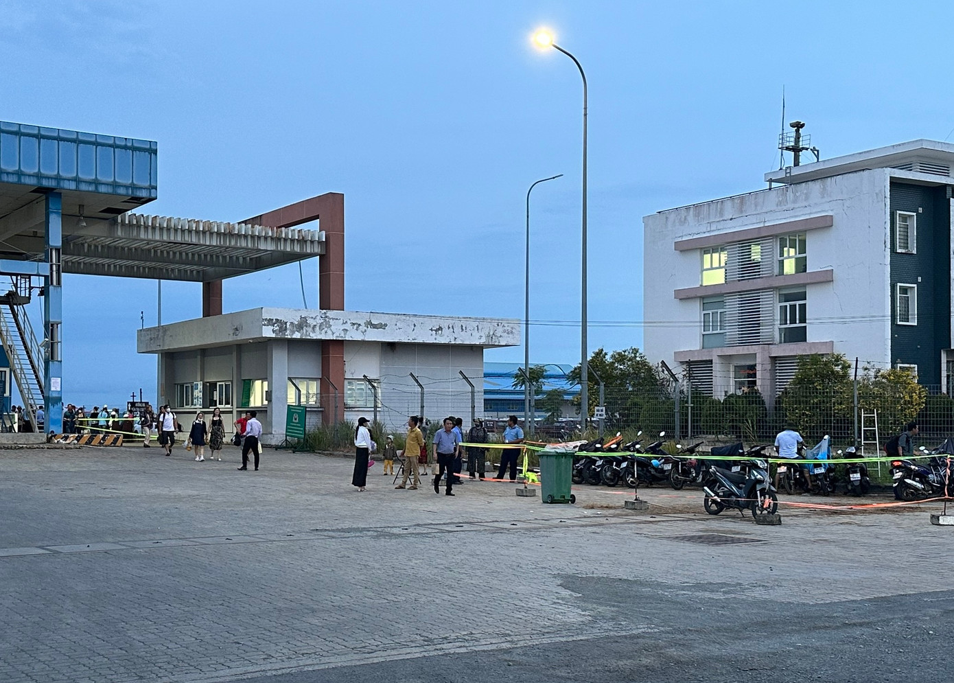 Hoạt động đón khách trong cảng Sài Gòn - Hiệp Phước.