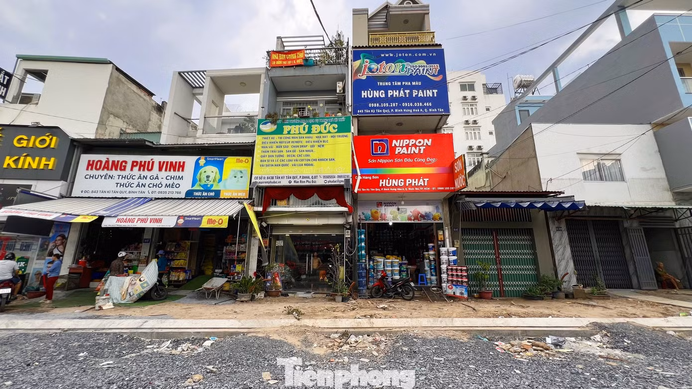 Đến thời điểm hiện tại, Ban bồi thường giải phóng mặt bằng quận Bình Tân cho biết, tổng số hộ đã bàn giao mặt bằng cho đơn vị thi công là 371/380 hộ, đạt tỉ lệ 97,6 % trên tổng số hộ bị giải tỏa trong dự án, còn lại 9 hộ đang tháo dỡ bàn giao mặt bằng. Dự kiến, quận Bình Tân sẽ bàn giao mặt bằng toàn tuyến cho đơn vị thi công trong tháng 5 này.