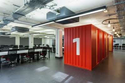 Khu vực các nhân viên điều hành giao ban