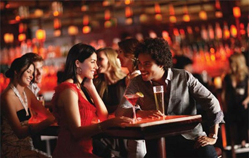 Nghề dự tiệc thuê thường dành cho nam giới.