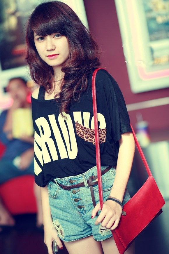 Gương mặt của An có nét giống với các cô gái Nhật Bản.