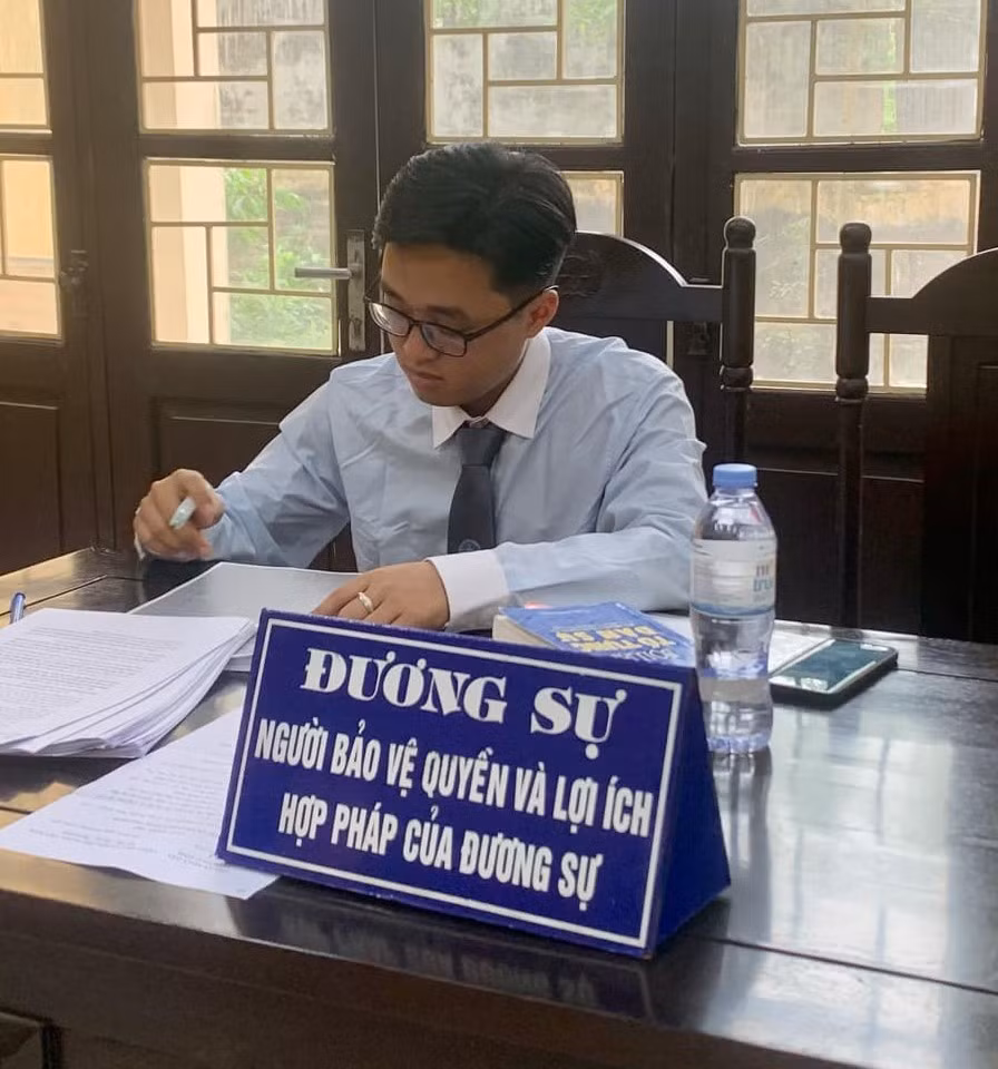 Luật sư Đường Nam Khánh cho biết: "Hành vi làm giả vé có thể bị xử phạt hành chính từ 30 triệu đến 100 triệu đồng, hoặc bị cải tạo không giam giữ từ 6 tháng đến 3 năm". (Ảnh: NVCC)