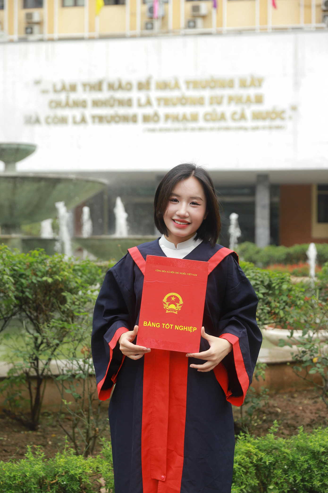 Thảo đã kết hợp nhiều phương pháp học tập khác nhau, như vẽ sơ đồ tư duy, học nhóm để "dễ ngấm" kiến thức hơn. Thảo đã kết hợp nhiều phương pháp học tập khác nhau, như vẽ sơ đồ tư duy, học nhóm để "dễ ngấm" kiến thức hơn.