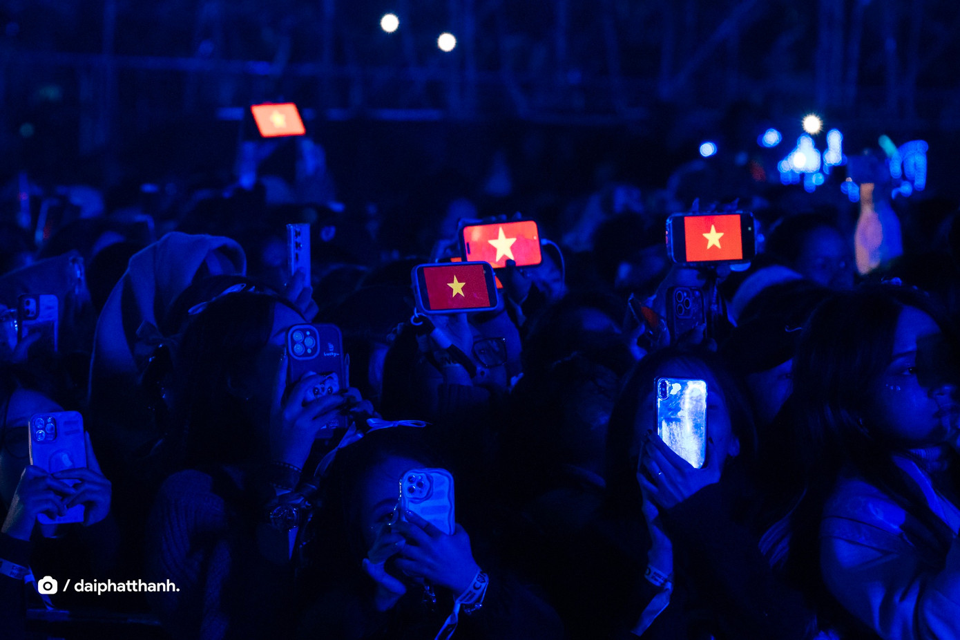 Những khoảnh khắc rất đẹp của khán giả tham gia concert. (Ảnh: Đài Phát Thanh) Những khoảnh khắc rất đẹp của khán giả tham gia concert. (Ảnh: Đài Phát Thanh)