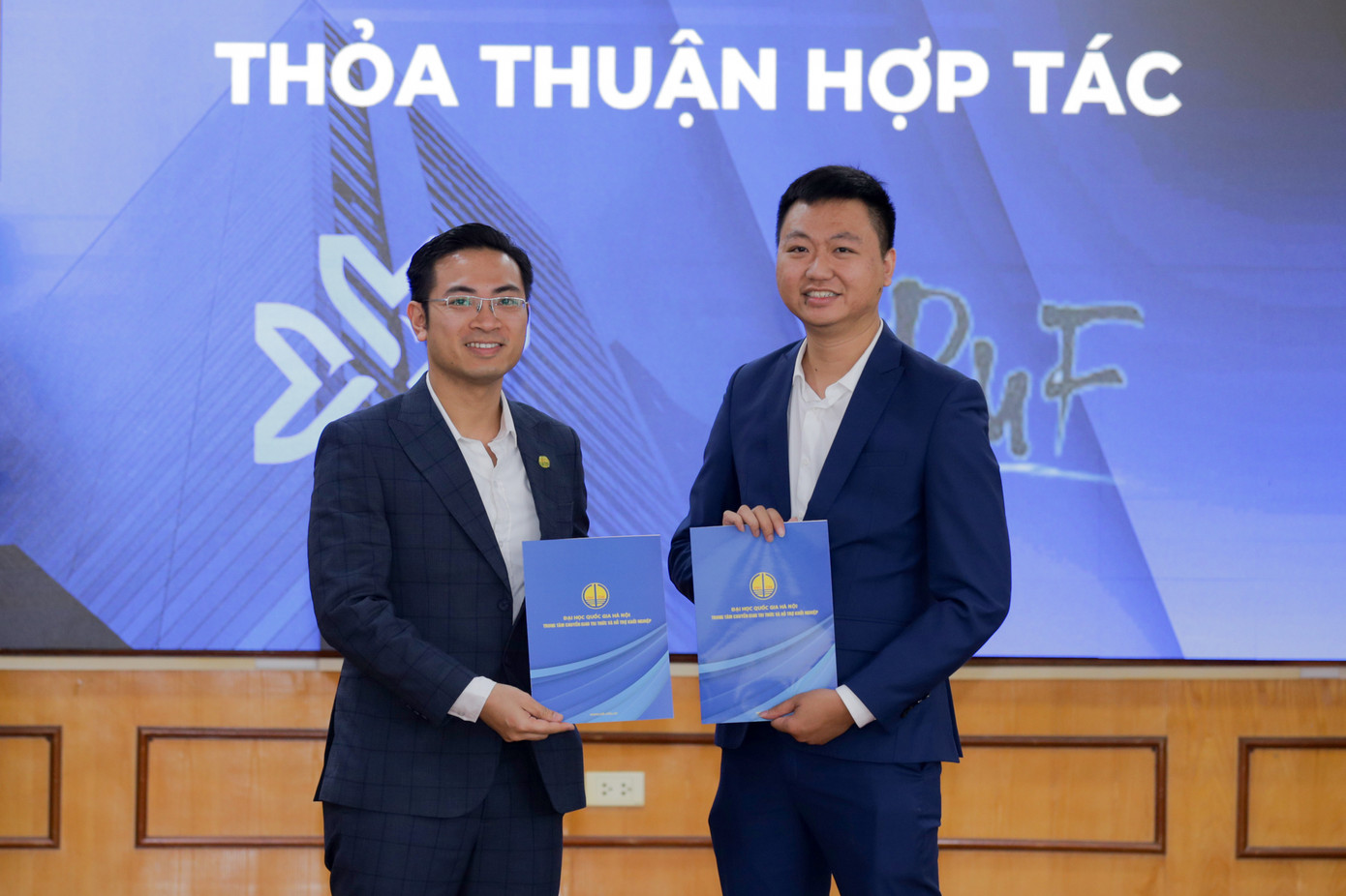 Lễ trao thỏa thuận hợp tác giữa CSK và các đối tác. (Ảnh: Nguyên Lê)