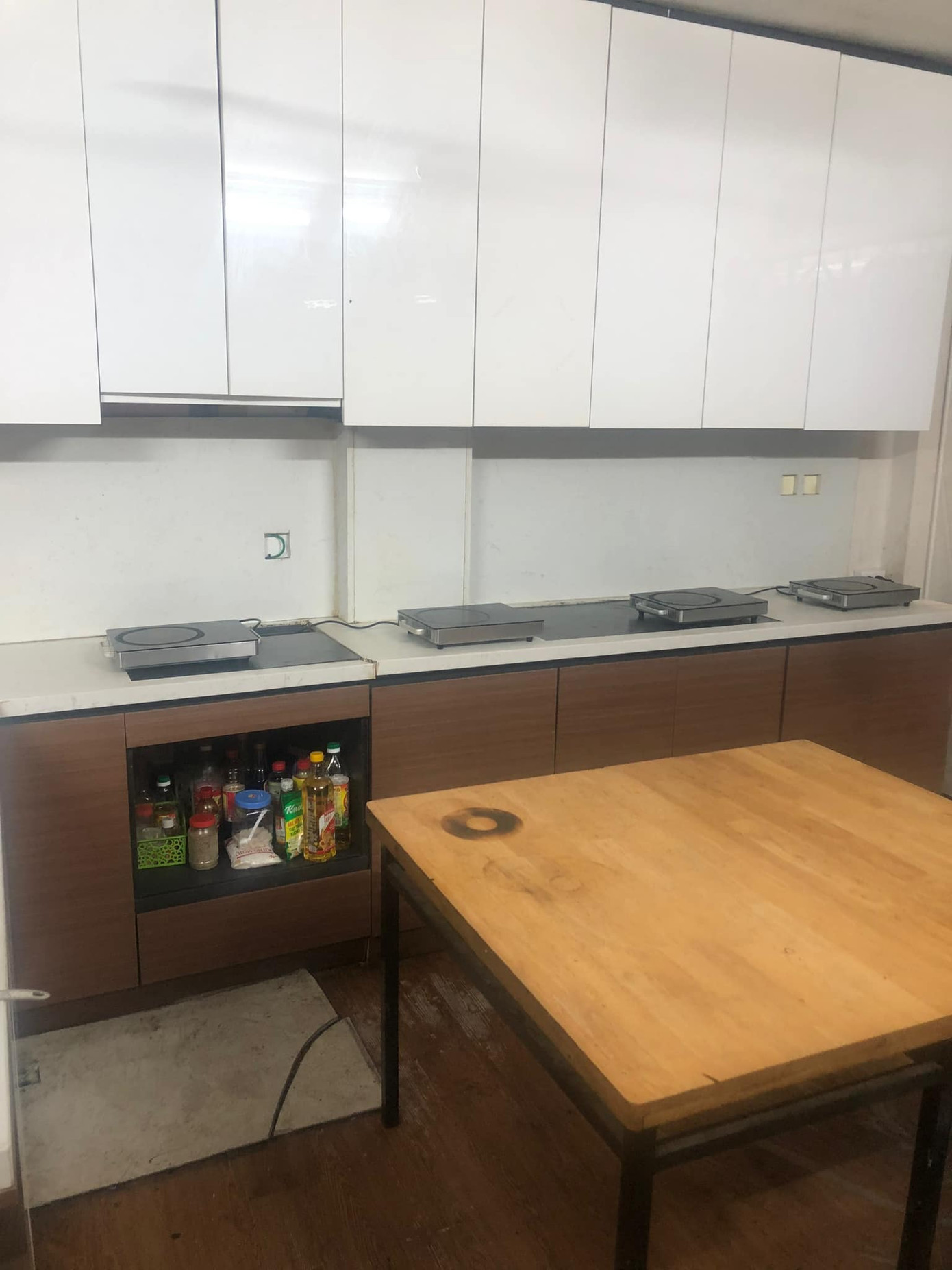 Khu bếp chung tại một nhà trọ theo mô hình "sleep box". (Ảnh: Thu Hiền) Khu bếp chung tại một nhà trọ theo mô hình "sleep box". (Ảnh: Thu Hiền)