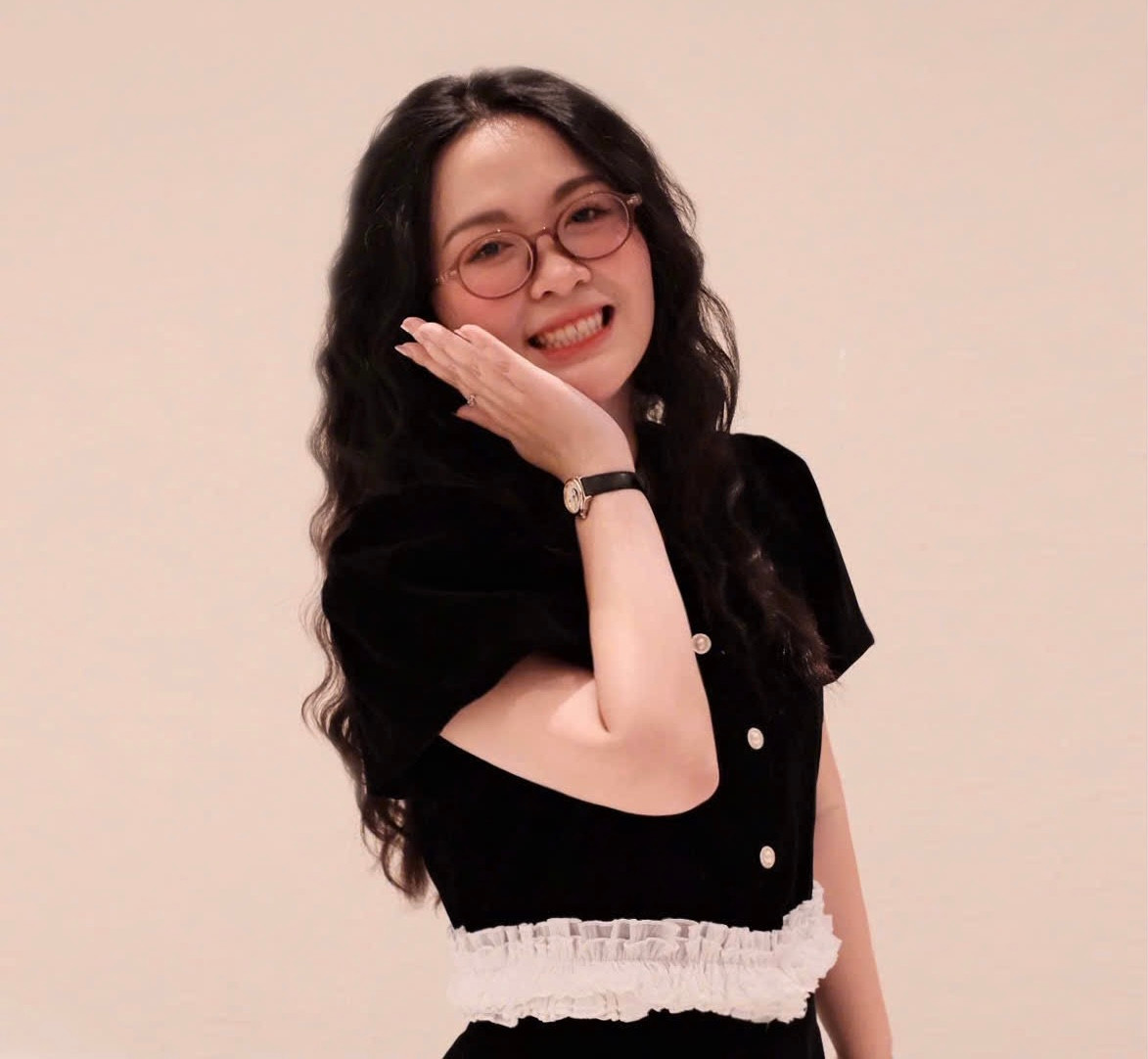 Tú Nhi cho rằng AI là công cụ hỗ trợ đắc lực, giúp nâng cao hiệu quả công việc. Tú Nhi cho rằng AI là công cụ hỗ trợ đắc lực, giúp nâng cao hiệu quả công việc.