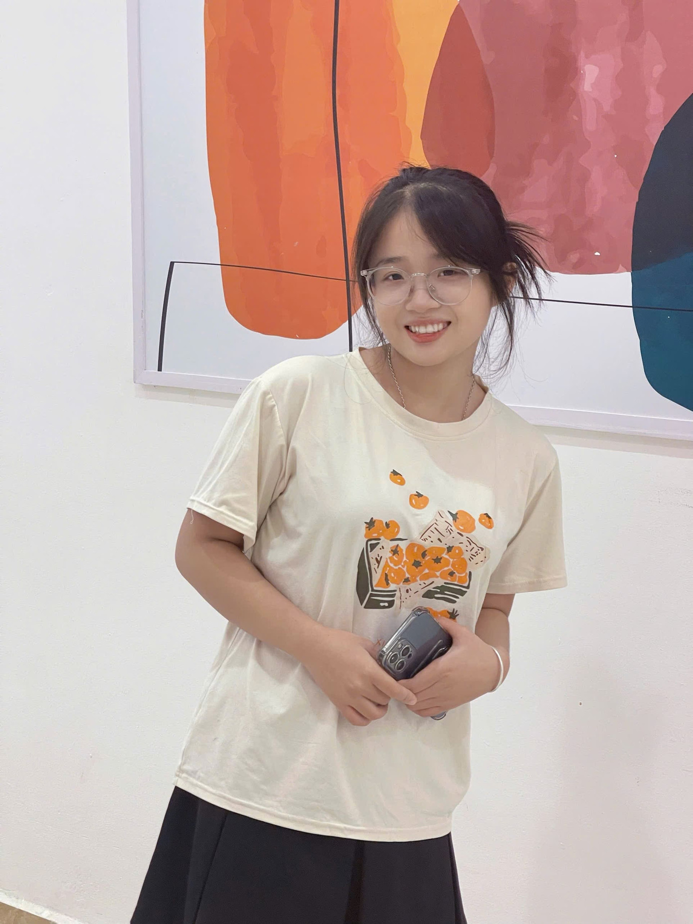 Thu Hiền thích học đêm tại những quán cà phê.