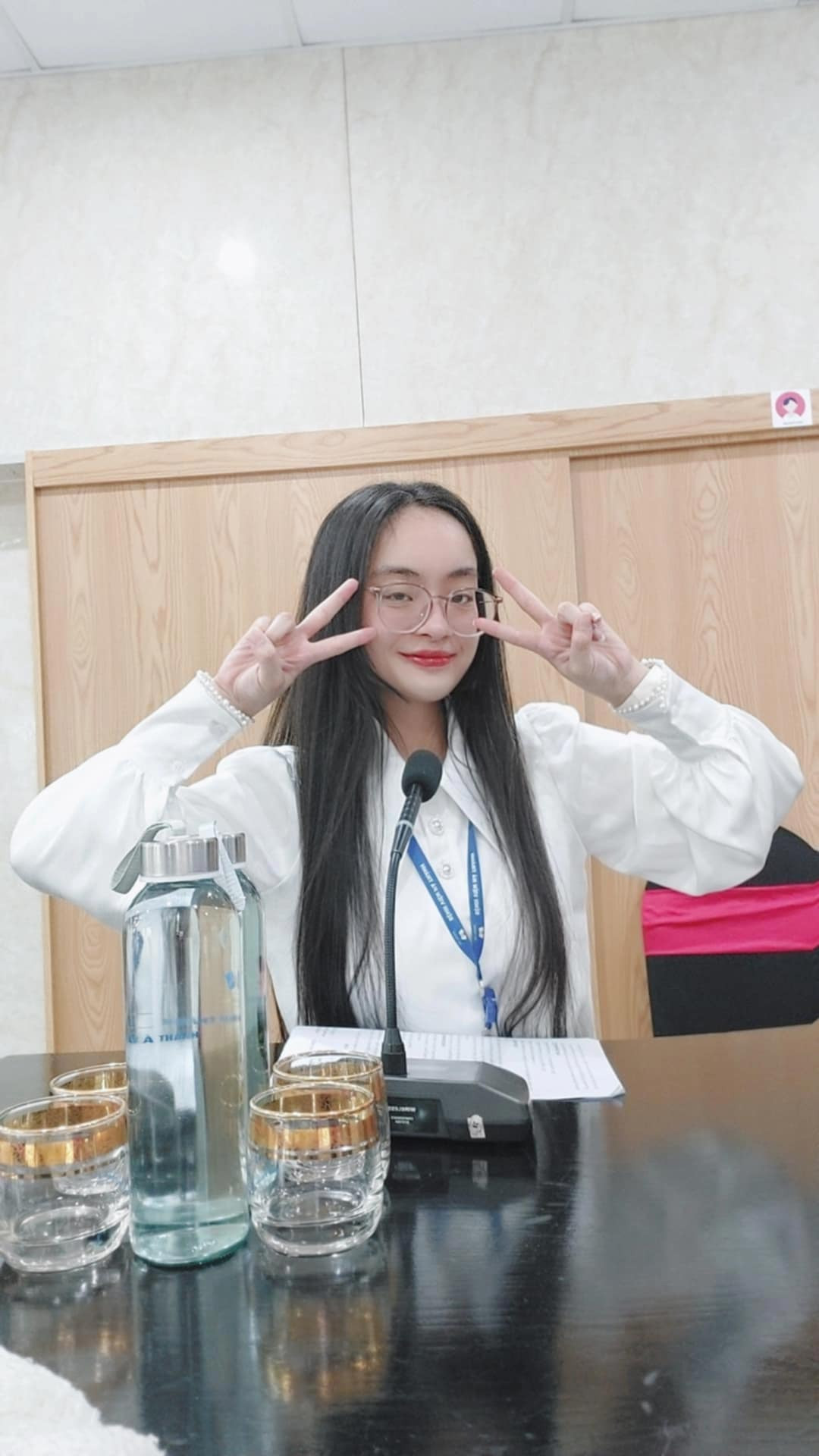 Minh Hằng "đu" trend "thế hệ cợt nhả". (Ảnh: NVCC)