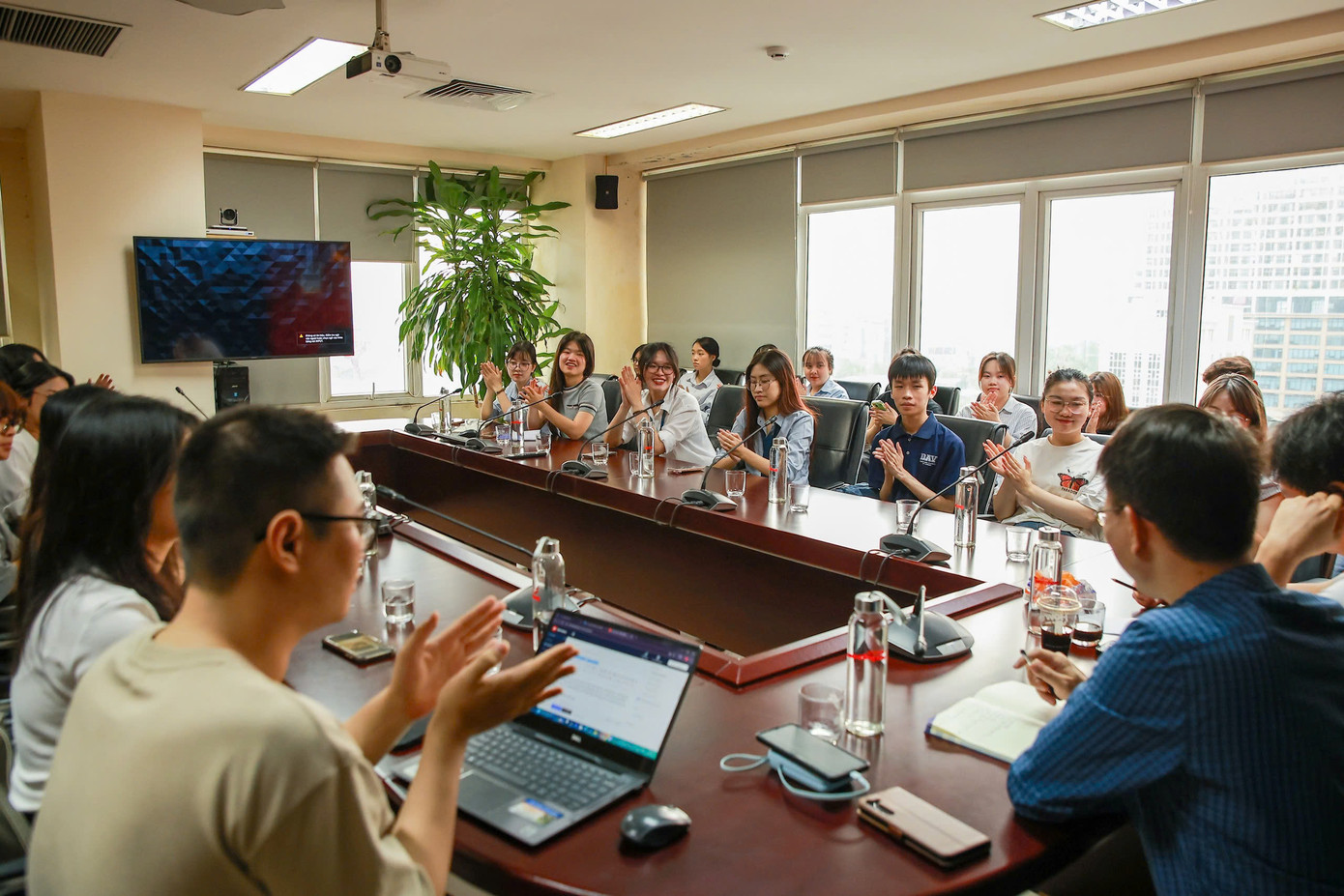 Khoảng 30 CTV đã tham dự chương trình. Khoảng 30 CTV đã tham dự chương trình.