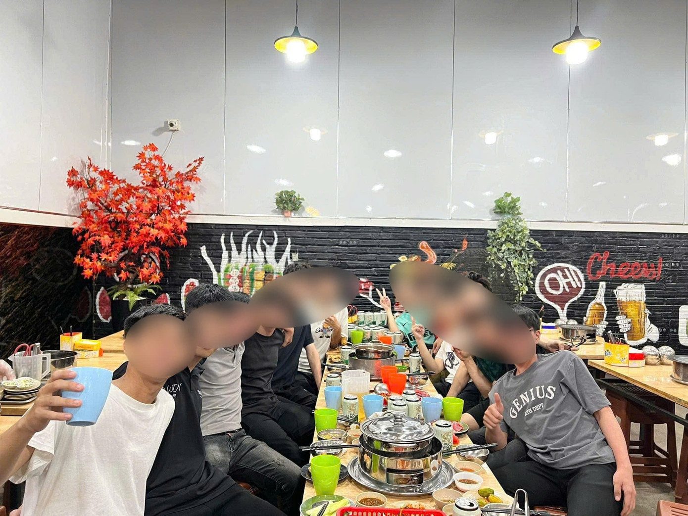 Th.S tâm lý cho rằng, nếu việc này lâu dài sẽ ảnh hưởng tiêu cực đến sức khỏe tinh thần, gây ra căng thẳng và thậm chí là hội chứng kiệt sức. (Ảnh: Hà Nguyễn) Th.S tâm lý cho rằng, nếu việc này lâu dài sẽ ảnh hưởng tiêu cực đến sức khỏe tinh thần, gây ra căng thẳng và thậm chí là hội chứng kiệt sức. (Ảnh: Hà Nguyễn)