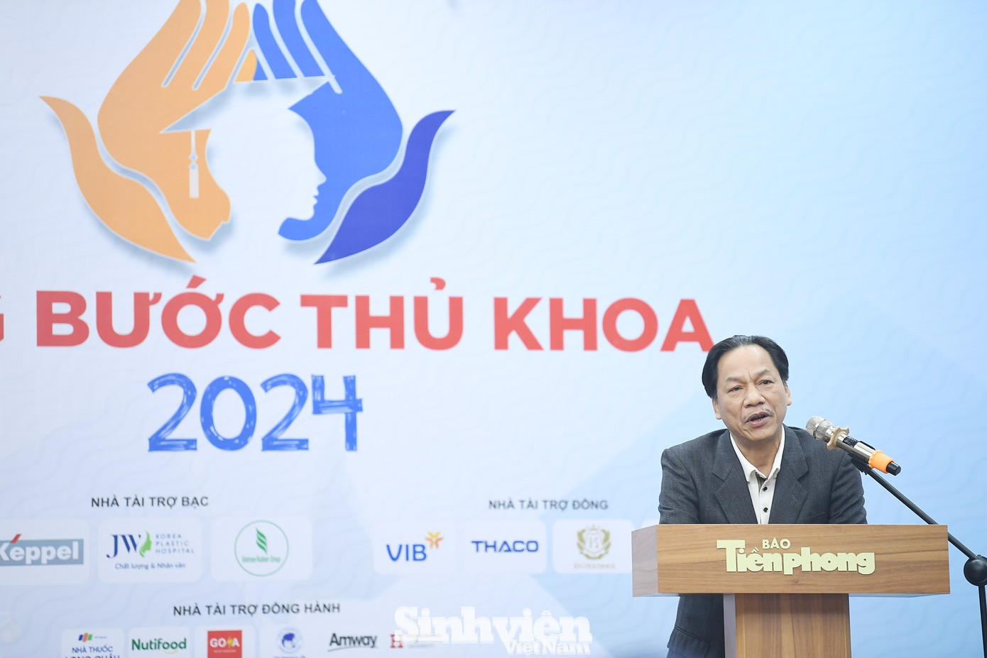 Nhà báo Lê Minh Toản - Phó Tổng Biên tập báo Tiền Phong phát biểu tại chương trình. Nhà báo Lê Minh Toản - Phó Tổng Biên tập báo Tiền Phong phát biểu tại chương trình.