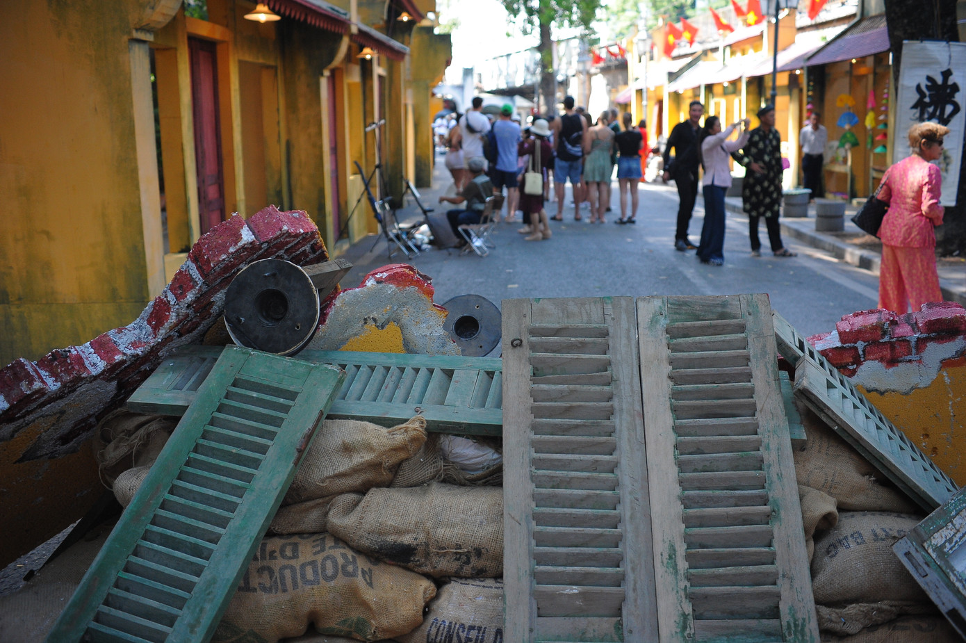 Một góc chiến lũy được phục dựng.