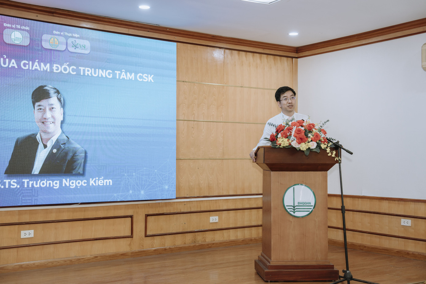 PGS.TS. Trương Ngọc Kiểm: "Việc tăng cường hợp tác giữa nhà khoa học/nhóm nghiên cứu với các doanh nghiệp rất quan trọng, là xu thế tất yếu trong quá trình phát triển của các quốc gia đề gắn nghiên cứu khoa học với thực tiễn". PGS.TS. Trương Ngọc Kiểm: "Việc tăng cường hợp tác giữa nhà khoa học/nhóm nghiên cứu với các doanh nghiệp rất quan trọng, là xu thế tất yếu trong quá trình phát triển của các quốc gia đề gắn nghiên cứu khoa học với thực tiễn".