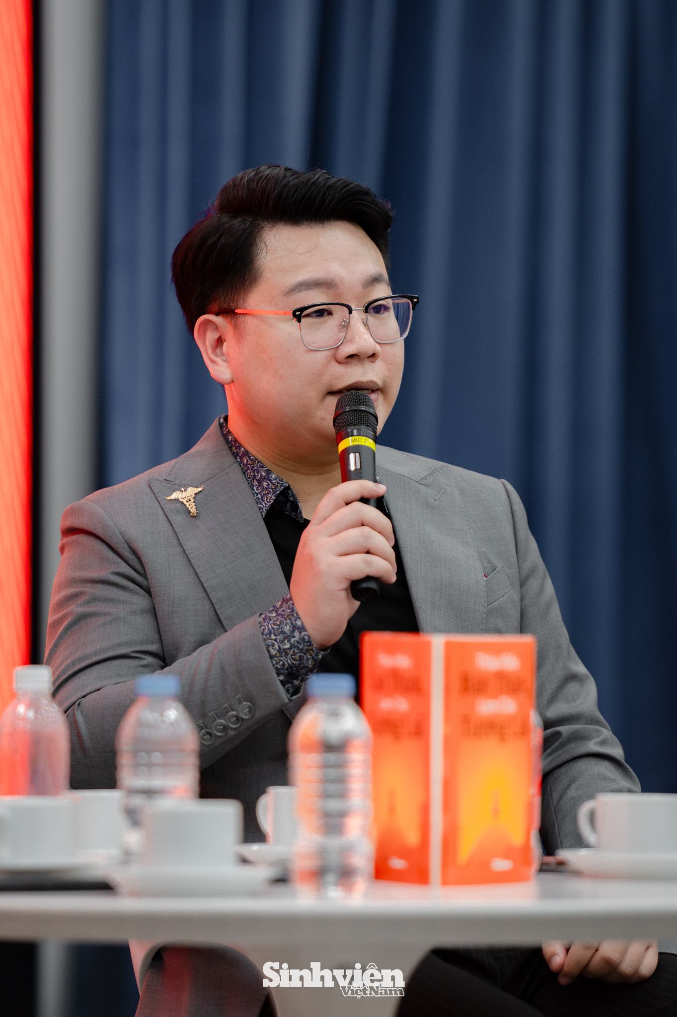 Thầy Nguyễn Tiến Đạt cho rằng, ba nhóm năng lực cốt lõi của con người là: giải quyết vấn đề, giao tiếp/ đàm phán/ thuyết trình, và tự học/ tự cập nhật.