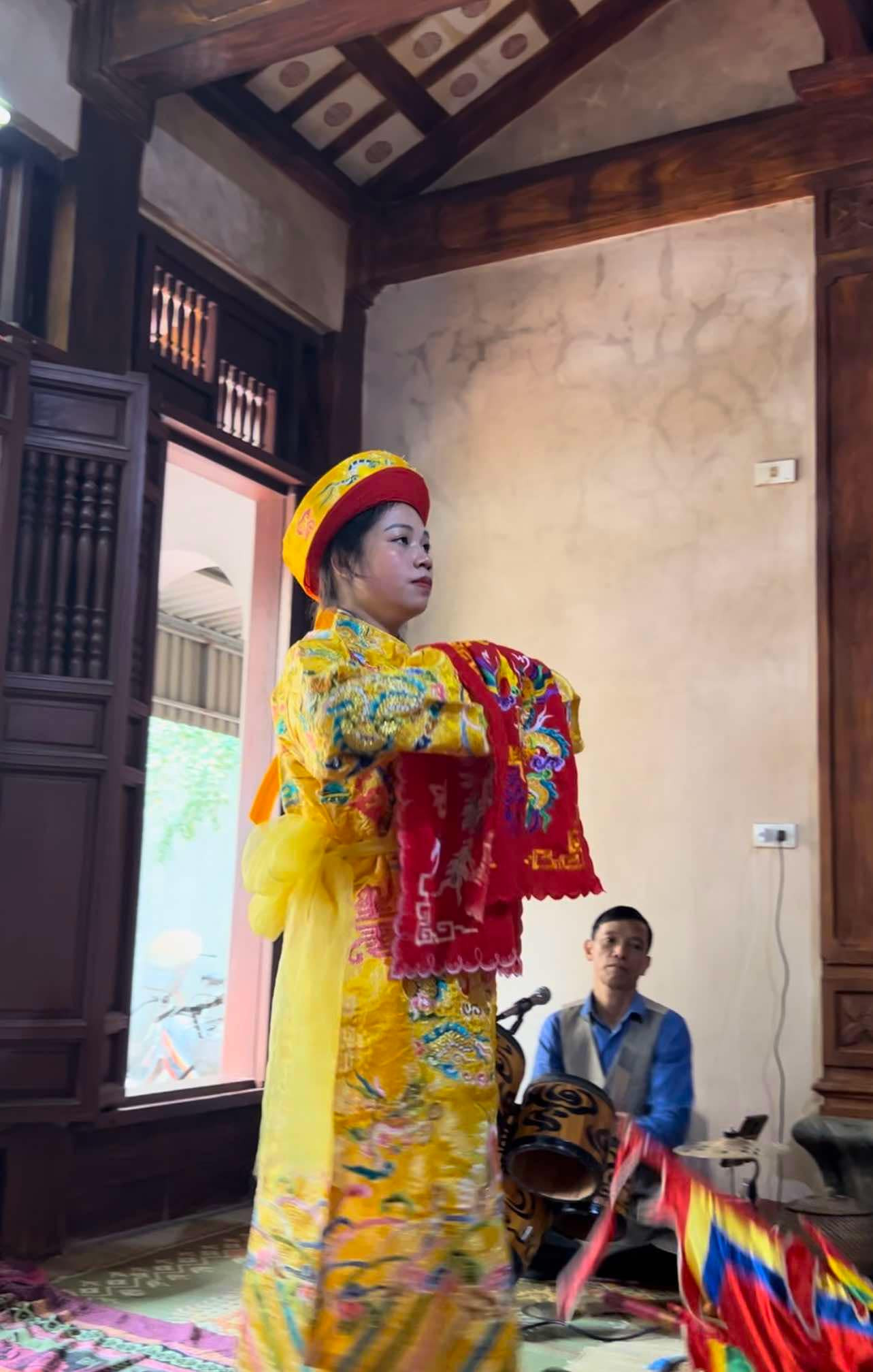 Thanh Phương trong một buổi chầu.