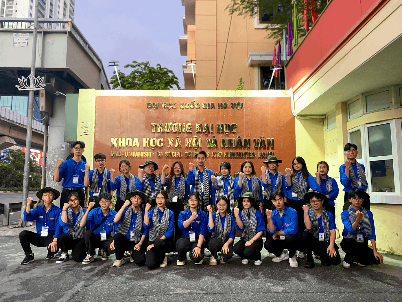 Long tham gia tình nguyện "Mùa Hè Xanh - 2024" do Đoàn Thanh niên Trường ĐH KHXH&amp;NV tổ chức.