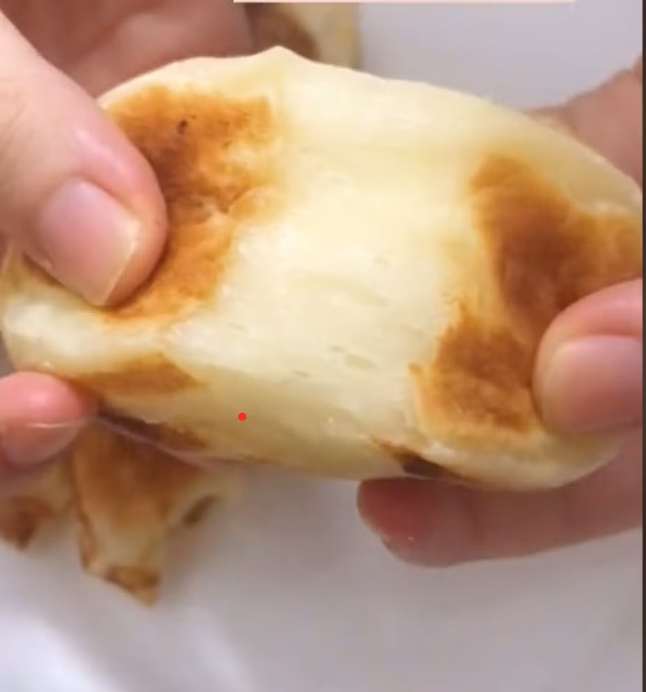 Mozzarella được biến tấu thành nhiều món như phô mai que, mochi phô mai. (Ảnh chụp màn hình)