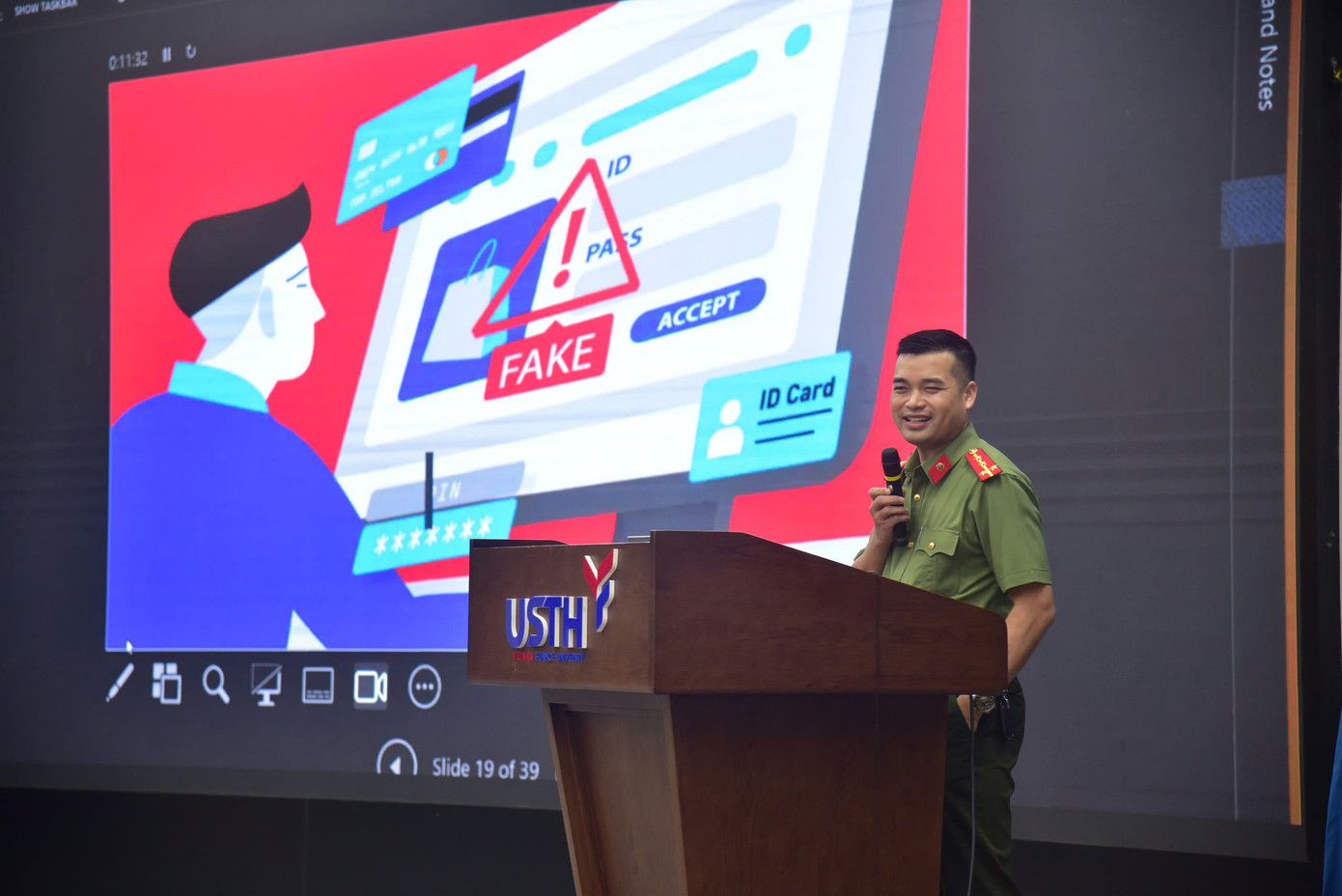 Đại úy Tống Duy Ngọc - trinh sát Phòng An ninh Chính trị Nội bộ (PA03), Công an TP. Hà Nội.