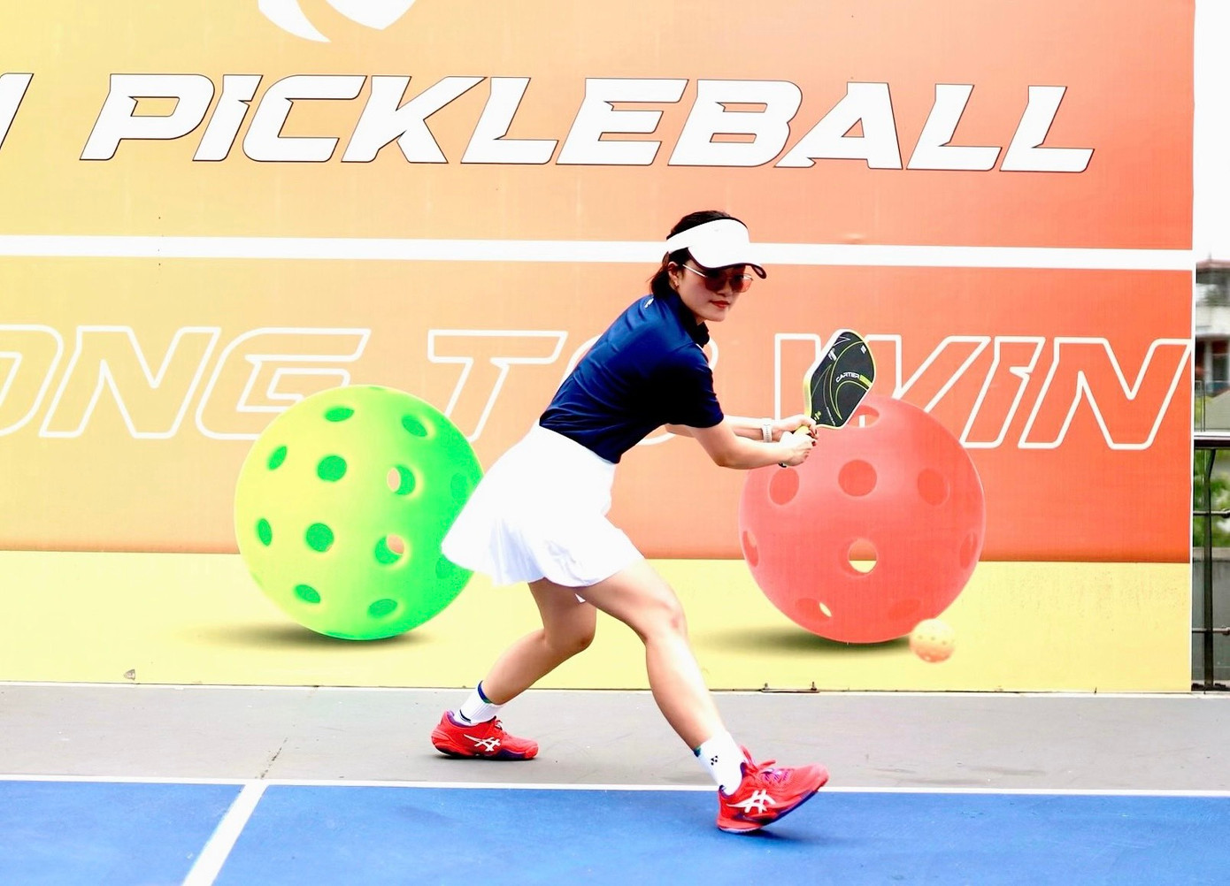 Dễ chơi dễ học, chi phí phải chăng là điểm thu hút của pickleball.