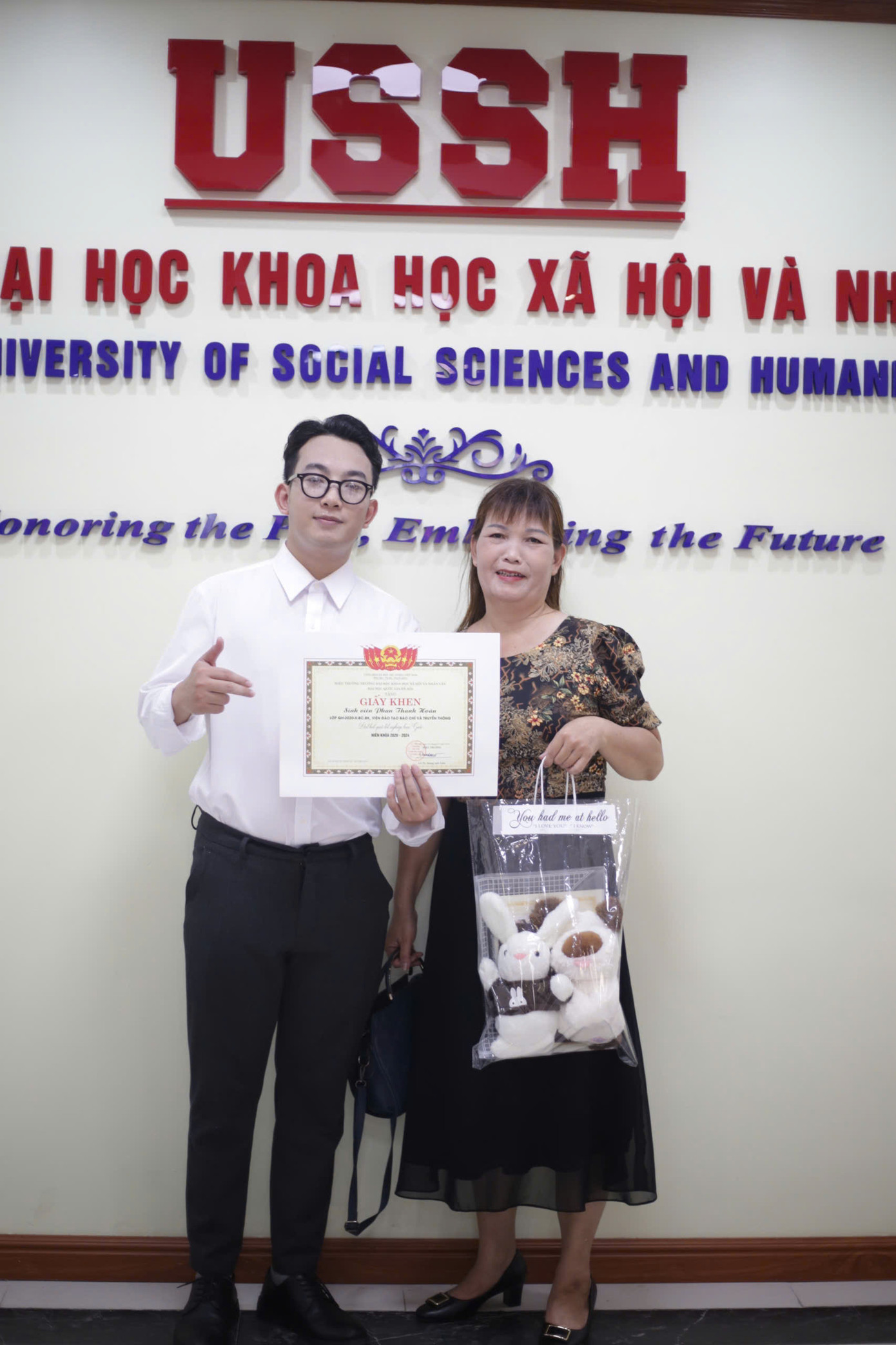 Thanh Hoàn và mẹ.