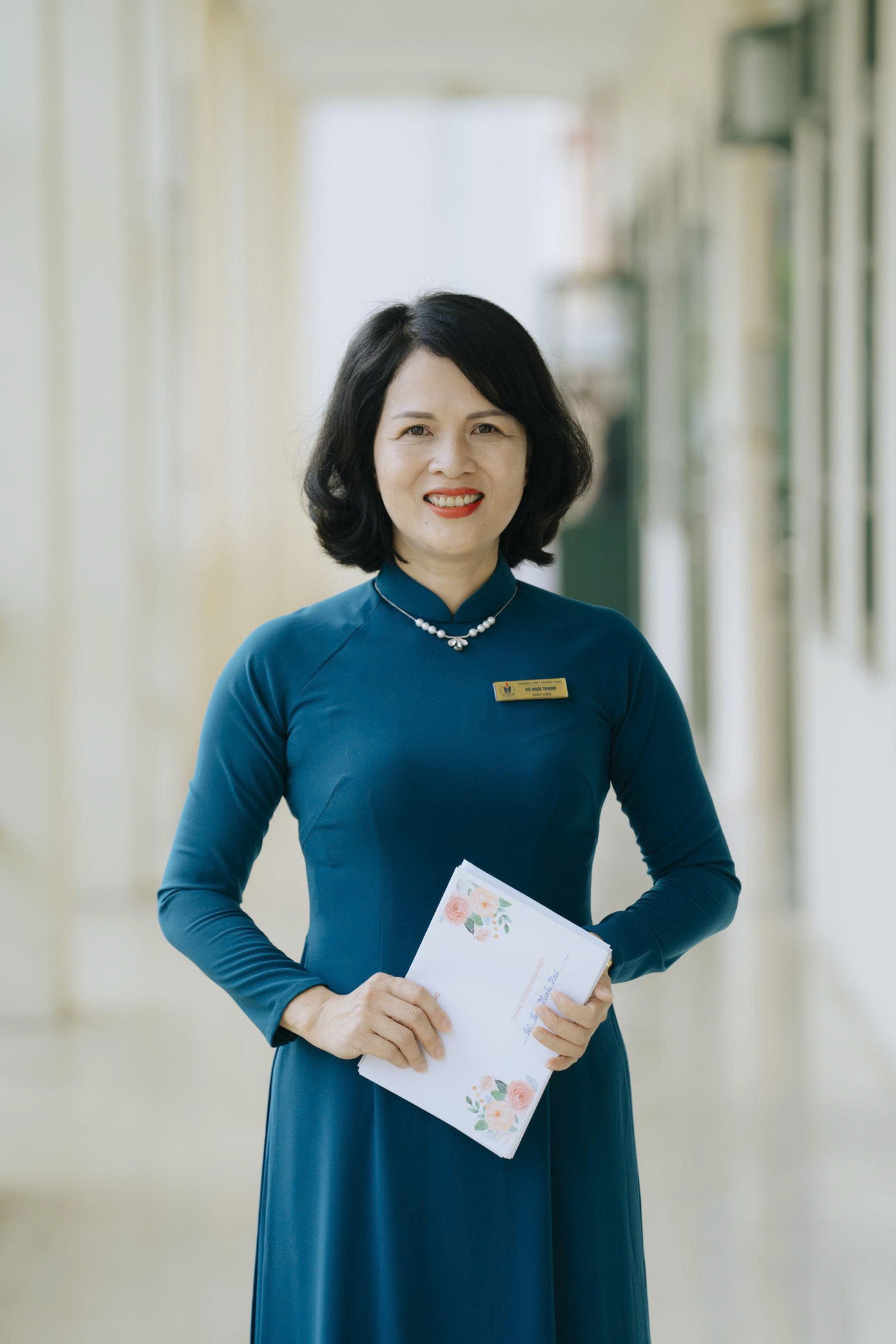 Cô Vũ Hoài Thanh hiện đang là giáo viên môn Ngữ Văn, trường THPT Thăng Long, Hà Nội. Cô Vũ Hoài Thanh hiện đang là giáo viên môn Ngữ Văn, trường THPT Thăng Long, Hà Nội.