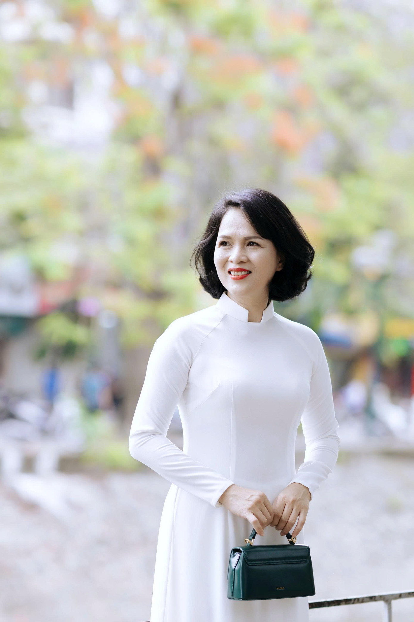 Cô Vũ Hoài Thanh chia sẻ: "Hãy tin tưởng vào kiến thức mình đã học, giữ vững tâm lý và chuẩn bị cho kỳ thi với một lịch học – nghỉ khoa học". Cô Vũ Hoài Thanh chia sẻ: "Hãy tin tưởng vào kiến thức mình đã học, giữ vững tâm lý và chuẩn bị cho kỳ thi với một lịch học – nghỉ khoa học".