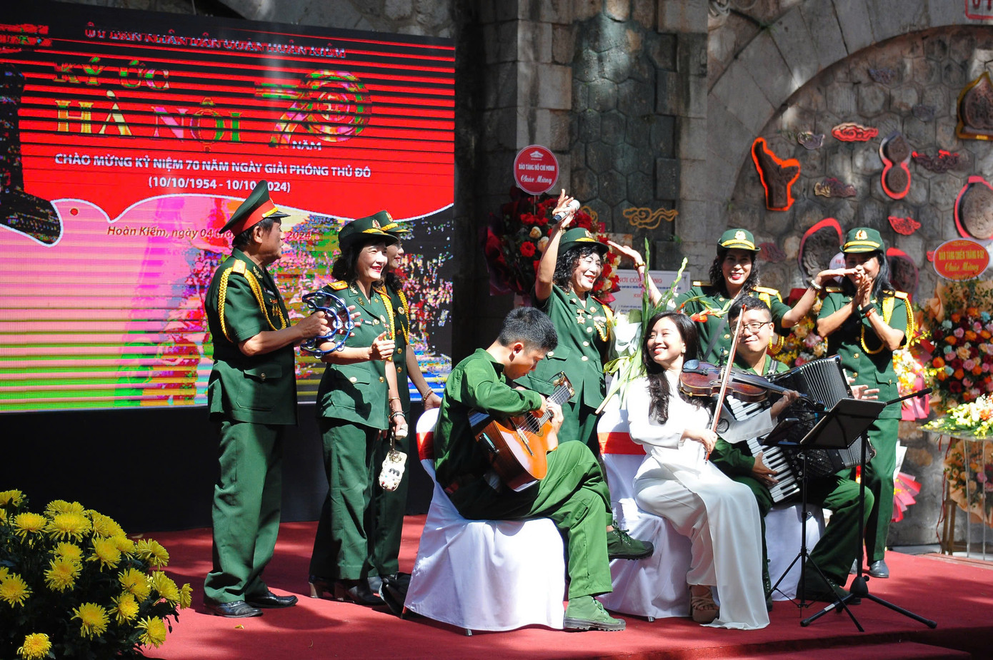 Những giai điệu tái hiện lại ký ức về một Hà Nội xưa tại triển lãm.