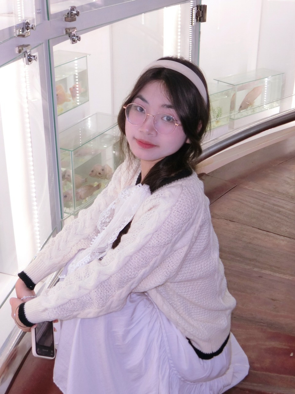 Khánh Ly cho biết, nếu cần những phân tích sâu hoặc sáng tạo nội dung thì vẫn phải dùng ChatGPT, Gemini hoặc các nguồn tin chính thống vì thông tin của DeepSeek cung cấp chưa đúng hoàn toàn. Khánh Ly cho biết, nếu cần những phân tích sâu hoặc sáng tạo nội dung thì vẫn phải dùng ChatGPT, Gemini hoặc các nguồn tin chính thống vì thông tin của DeepSeek cung cấp chưa đúng hoàn toàn.