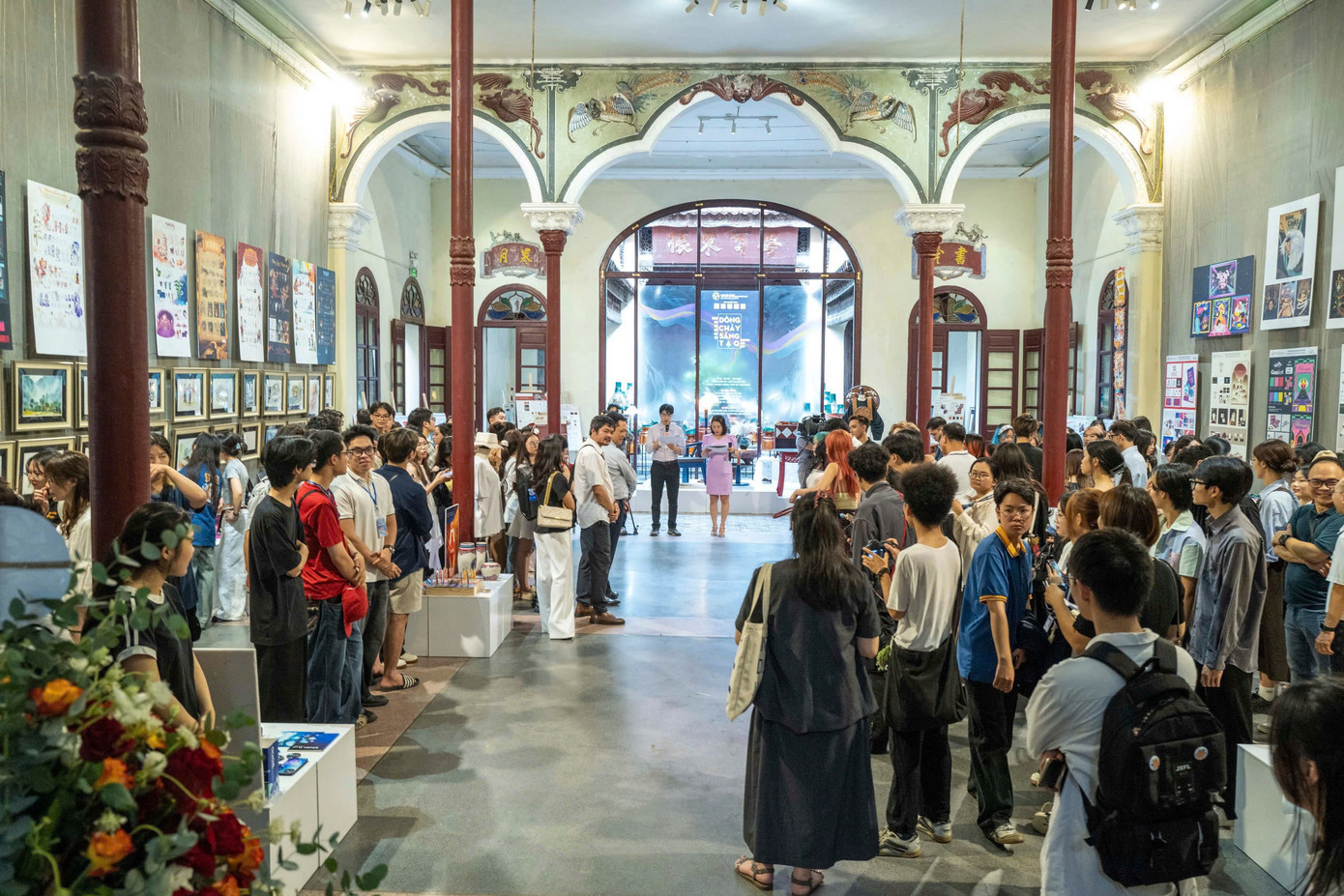 Buổi trưng bày kết quả học tập "Dòng chảy sáng tạo" - dấu ấn nghệ thuật đầu tiên của sinh viên năm nhất, năm hai Trường Khoa học liên ngành và Nghệ thuật (VNU-SIS). Buổi trưng bày kết quả học tập "Dòng chảy sáng tạo" - dấu ấn nghệ thuật đầu tiên của sinh viên năm nhất, năm hai Trường Khoa học liên ngành và Nghệ thuật (VNU-SIS).