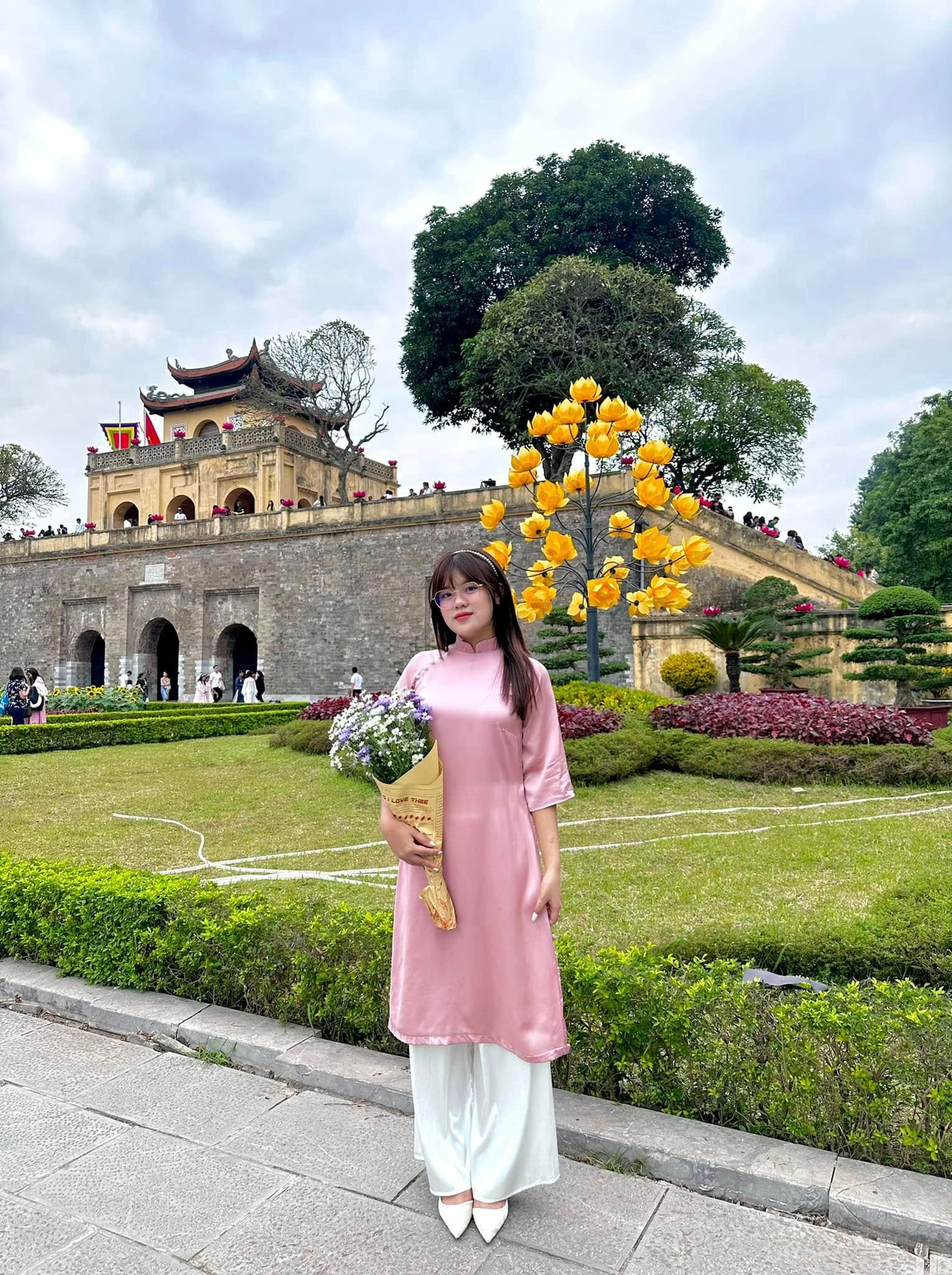 Đoàn Mây lo lắng về chính sách mới của Shopee.