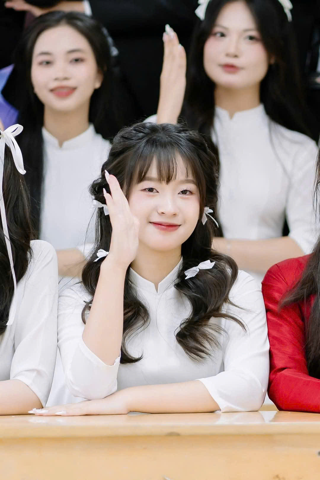 Ngọc Quyên nhờ AI xem bói về chuyện thi cử trong năm học cuối cấp.