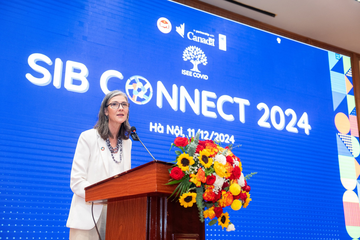 Bà Ramla Khalidi, Trưởng Đại diện thường trú của UNDP tại Việt Nam: "Những thành tựu này thể hiện đúng tinh thần của các doanh nghiệp tạo tác động xã hội: cam kết lợi nhuận đi đôi với mục tiêu ý nghĩa" (Ảnh: BTC cung cấp) Bà Ramla Khalidi, Trưởng Đại diện thường trú của UNDP tại Việt Nam: "Những thành tựu này thể hiện đúng tinh thần của các doanh nghiệp tạo tác động xã hội: cam kết lợi nhuận đi đôi với mục tiêu ý nghĩa" (Ảnh: BTC cung cấp)