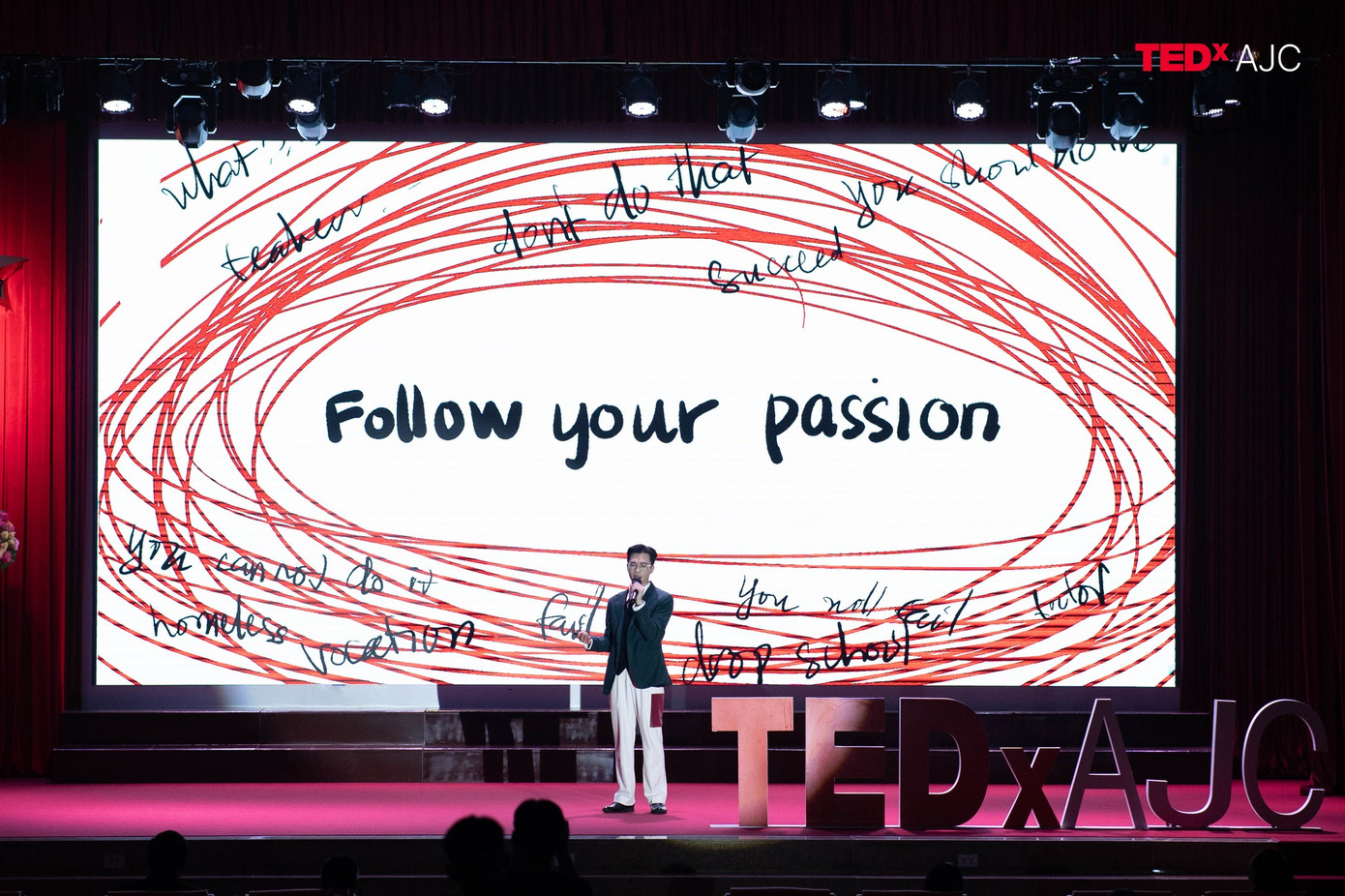 Câu nói“Follow your passion” của diễn giả Lưu Ngọc Bảo Kha truyền cảm hứng cho nhiều bạn trẻ. Câu nói“Follow your passion” của diễn giả Lưu Ngọc Bảo Kha truyền cảm hứng cho nhiều bạn trẻ.