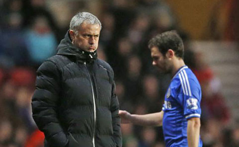 Mourinho và quá khứ không ngủ yên với M.U ảnh 1