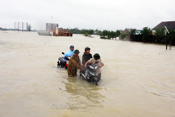 Giao thông trên quốc lộ 1 đã bị gián đoạn.