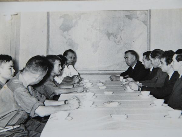 Các thầy thuốc Việt Nam và Liên Xô, Hà Nội 1969 - Ảnh tư liệu gia đình BS Lê Điều