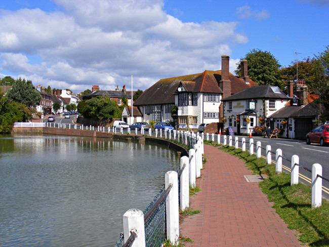 Lindfield là ngôi làng xinh xắn tại tỉnh Mid Sussex, West Sussex, nước Anh