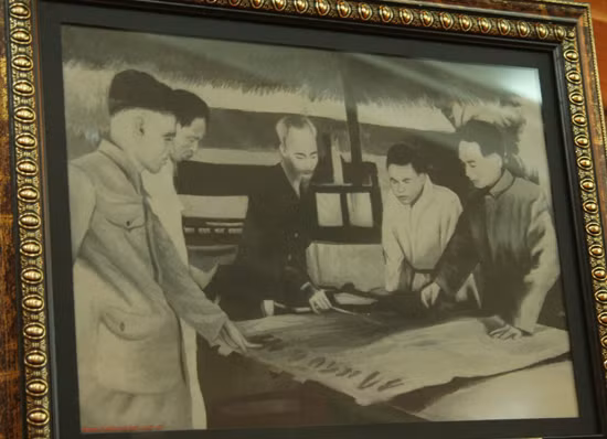 Bộ Chính trị Trung ương Đảng họp quyết định mở chiến dịch Điện Biên Phủ (1953)