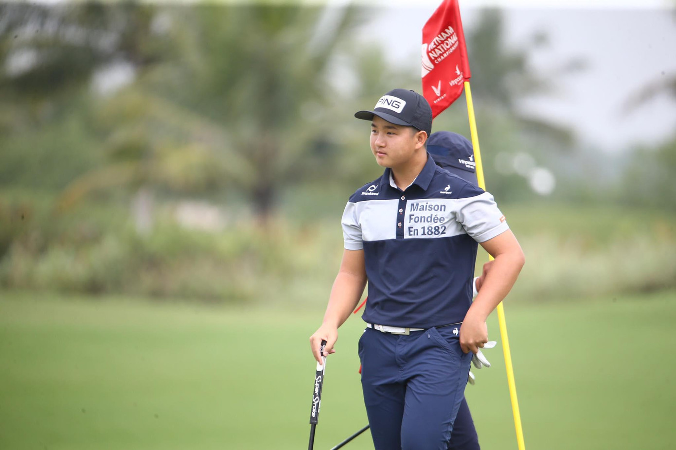 Anh Minh thể hiện sự tự tin, bản lĩnh, chững chạc trên sân.