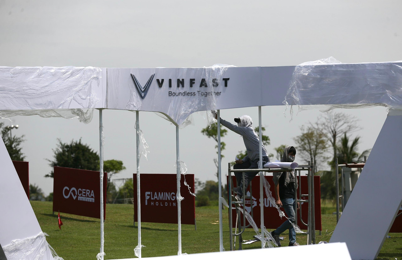 Giải đấu năm nay nhận được sự đồng hành quan trọng của VinFast – đơn vị tiên phong của ngành sản xuất ô tô điện Việt Nam, đại diện cho “tinh hoa Việt Nam” chinh phục thị trường quốc tế.