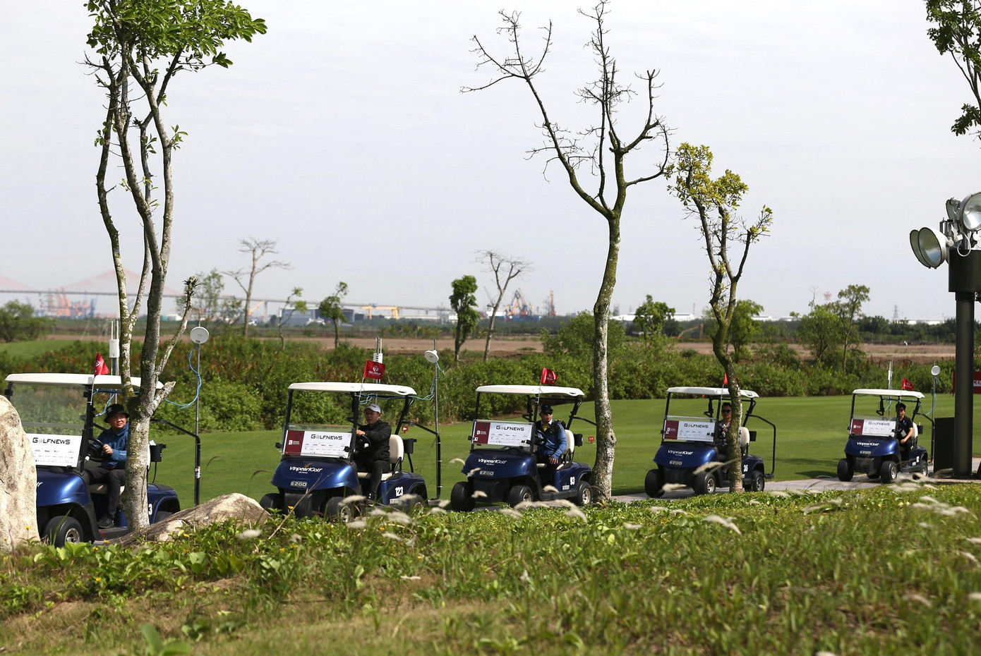 Các golfer, không phân biệt chuyên nghiệp hay nghiệp dư, sẽ cùng nhau tranh tài qua 4 vòng đấu tại sân Marsh thuộc quần thể golf và nghỉ dưỡng Vinpearl Golf Hải Phòng để tìm ra người chơi xuất sắc nhất Việt Nam ở thời điểm hiện tại.