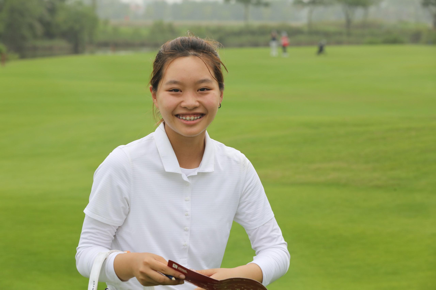 Lê Chúc An bén duyên với golf đã được 5 năm, và được truyền cảm hứng từ gia đình. Dù mới 14 tuổi, golfer sinh năm 2008 đã thể hiện sự tự tin và bản lĩnh trên sân đấu. Cô bé đã gặt hái được nhiều thành tích với bộ sưu tập gần nhiều vô địch hơn 30 chiếc Cúp ở nhiều giải đấu.