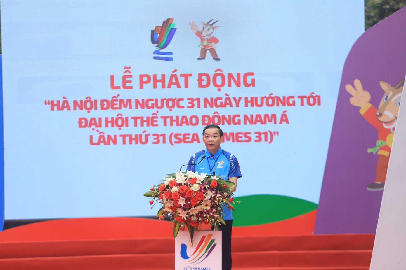 Phát biểu tại Lễ phát động, ông Chu Ngọc Anh - Chủ tịch UBND thành phố Hà Nội, Trưởng ban Chỉ đạo tổ chức SEA Games thành phố Hà Nội chia sẻ: &quot;Nhận thức rõ ý nghĩa và tầm quan trọng của sự kiện chính trị, thể thao này, đến nay công tác chuẩn bị cơ sở vật chất phục vụ thi đấu trong chương trình Đại hội, công tác trang trí, cổ động trực quan trên địa bàn thành phố đã cơ bản hoàn tất, sẵn sàng chào đón ngày hội lớn của thể thao Đông Nam Á khởi tranh&quot;.