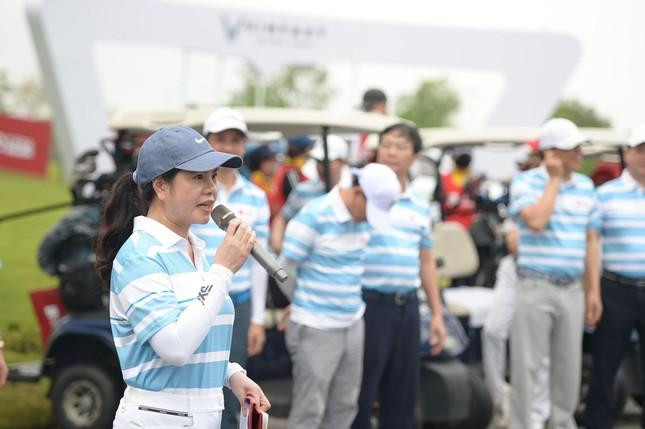 Phát biểu khai mạc Giải Golf Hải Phòng mở rộng - Cúp Hoa Phượng năm 2022, bà Trần Thị Hoàng Mai - Giám đốc Sở Văn hóa Thể thao thành phố Hải Phòng, Phó trưởng Ban tổ chức Giải Vô địch Golf Quốc gia 2022 - Cúp VinFast, cho biết, giải năm nay quy tụ 144 golfer tham dự, bao gồm các vận động viên đến từ nhiều cơ quan thông tấn, báo chí Trung ương, thành phố và các doanh nghiệp tiêu biểu trong và ngoài thành phố, hứa hẹn sẽ tạo ra các cuộc tranh tài đầy sôi nổi, hấp dẫn.