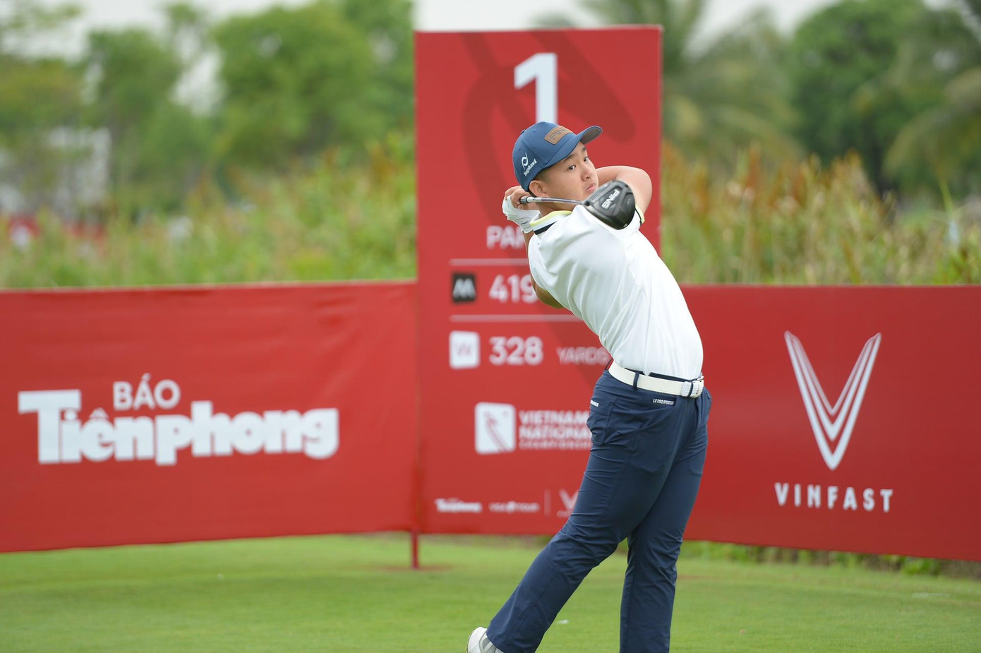 Nhà vô địch Lexus Challenge 2022 Nguyễn Anh Minh đang sở hữu phong độ cao. Golfer sinh năm 2007 được kỳ vọng sẽ tiếp tục tạo nên bất ngờ tại Vinpearl Golf Hải Phòng, qua đó có bước chạy đà vững chắc cho mục tiêu giành huy chương tại SEA Games 31.